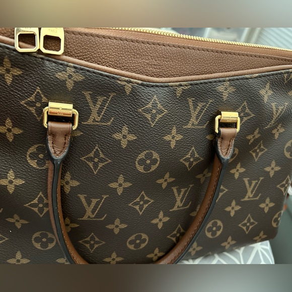 Authentic Louis Vuitton Pallas MM - Picture 14 of 16